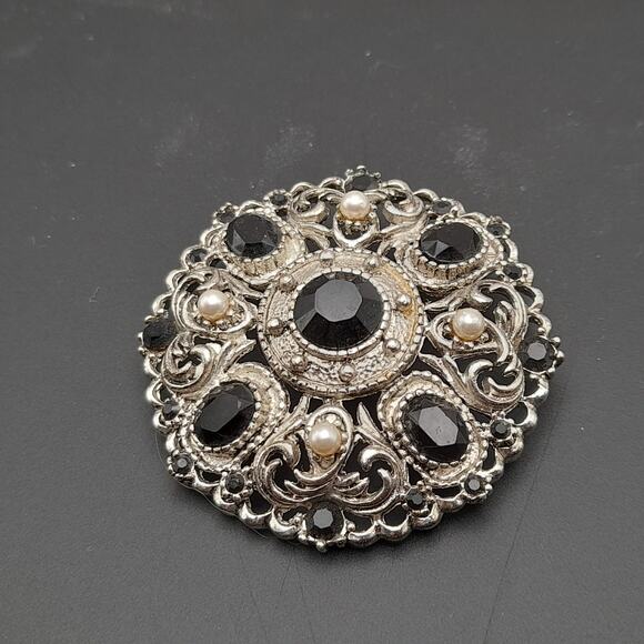 Vintage Black Glass Rhinestones Faux Pearls Silver Tone Brooch Pin - 2 Inches - Picture 5 of 7